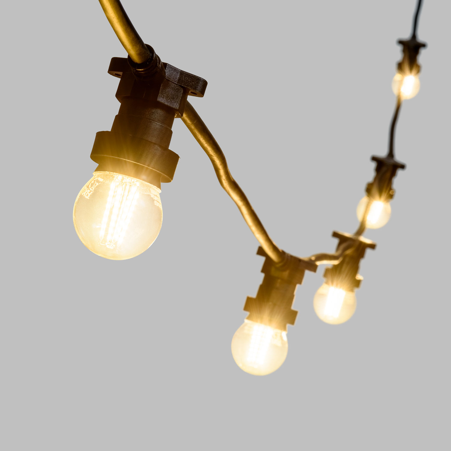Catena 5 m, 8 lampadine led mini sfera Ø 45 mm di 4 Watt, vetro trasparente, prolungabile 2 Catena 5 m, 8 lampadine led mini sfera Ø 45 mm di 4 Watt, vetro trasparente, prolungabile 2