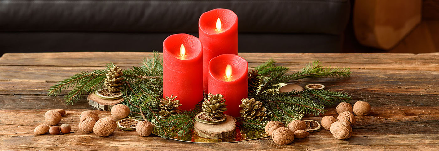 Decoración navideña con velas Decoración navideña con velas
