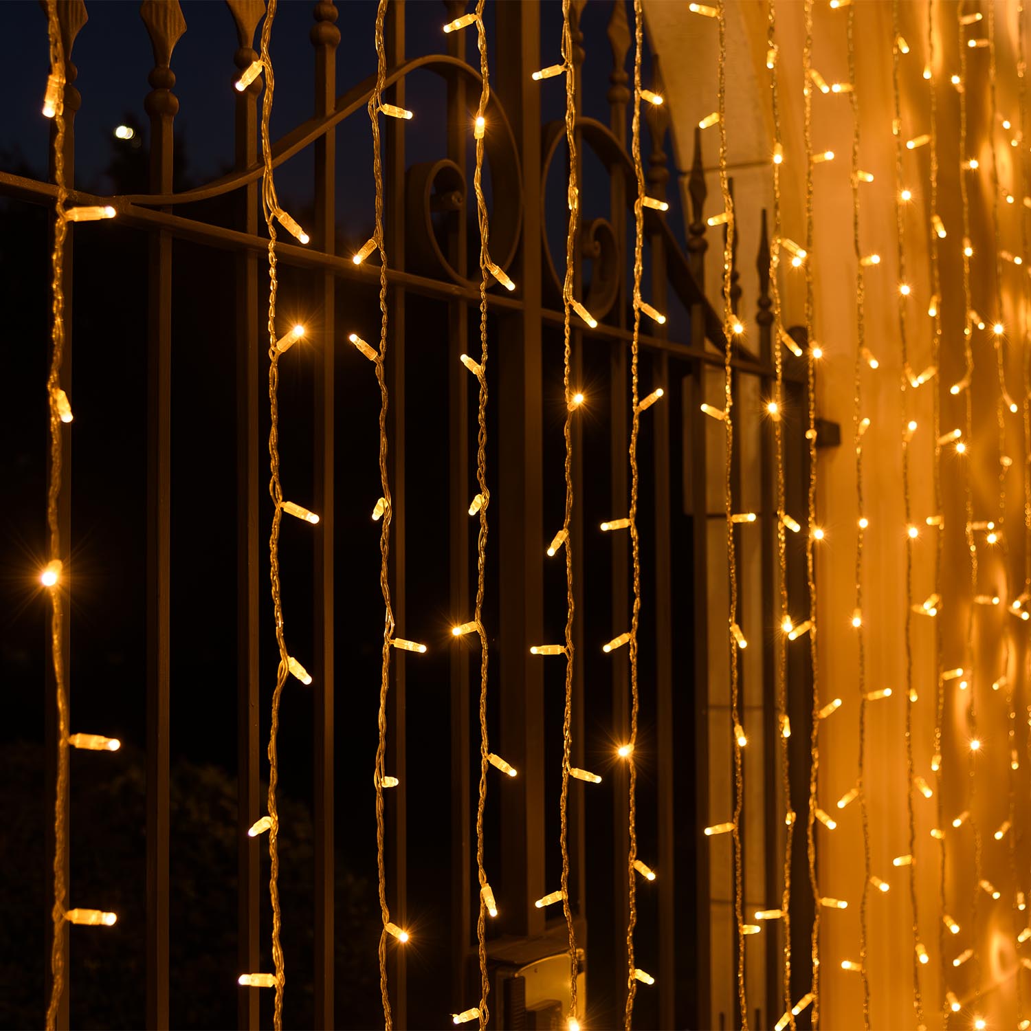 Lichtervorhang 1 x h 3 m, 144 maxiled warmweiß, transparentes Kabel, erweiterbar 4 Lichtervorhang 1 x h 3 m, 144 maxiled warmweiß, transparentes Kabel, erweiterbar 4