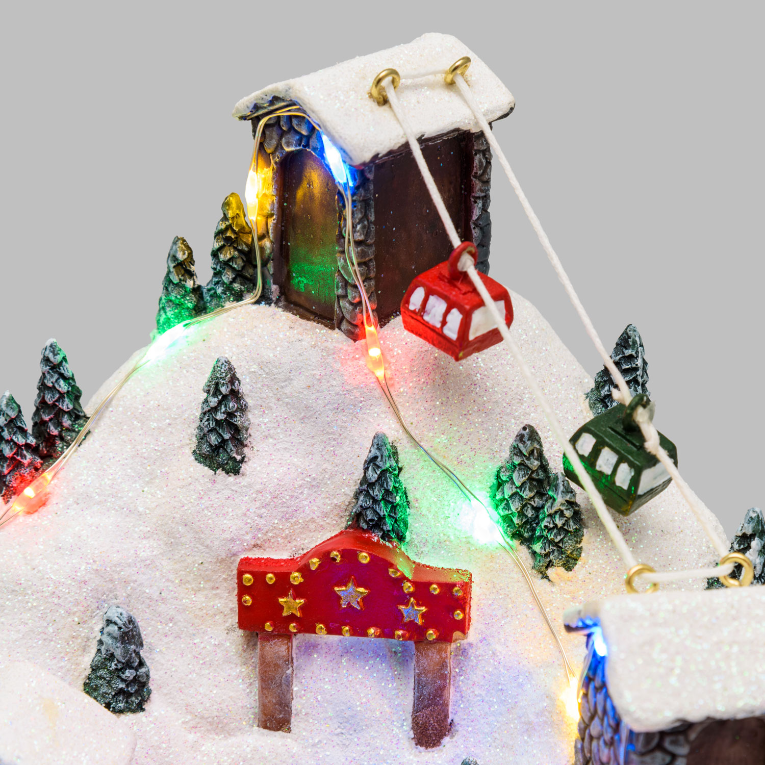 Village de Noël en Polyrésine, Paysage Montagneux avec Téléphérique et Patineurs en mouvement, h 16,5 cm 3 Village de Noël en Polyrésine, Paysage Montagneux avec Téléphérique et Patineurs en mouvement, h 16,5 cm 3