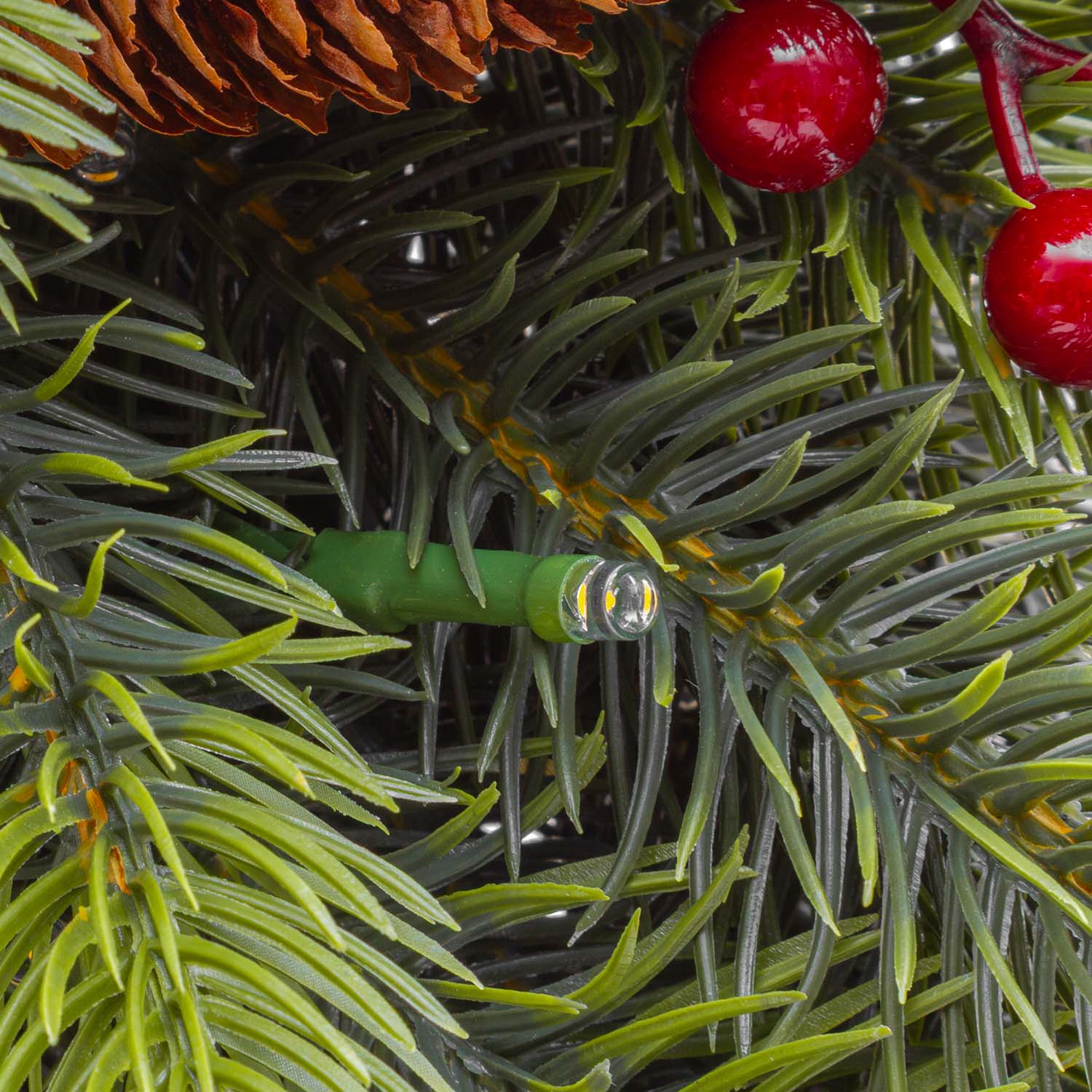 Corona Alpino in finto pino a batteria Ø 60 cm, con pigne e bacche, 80 led integrati bianco caldo 4