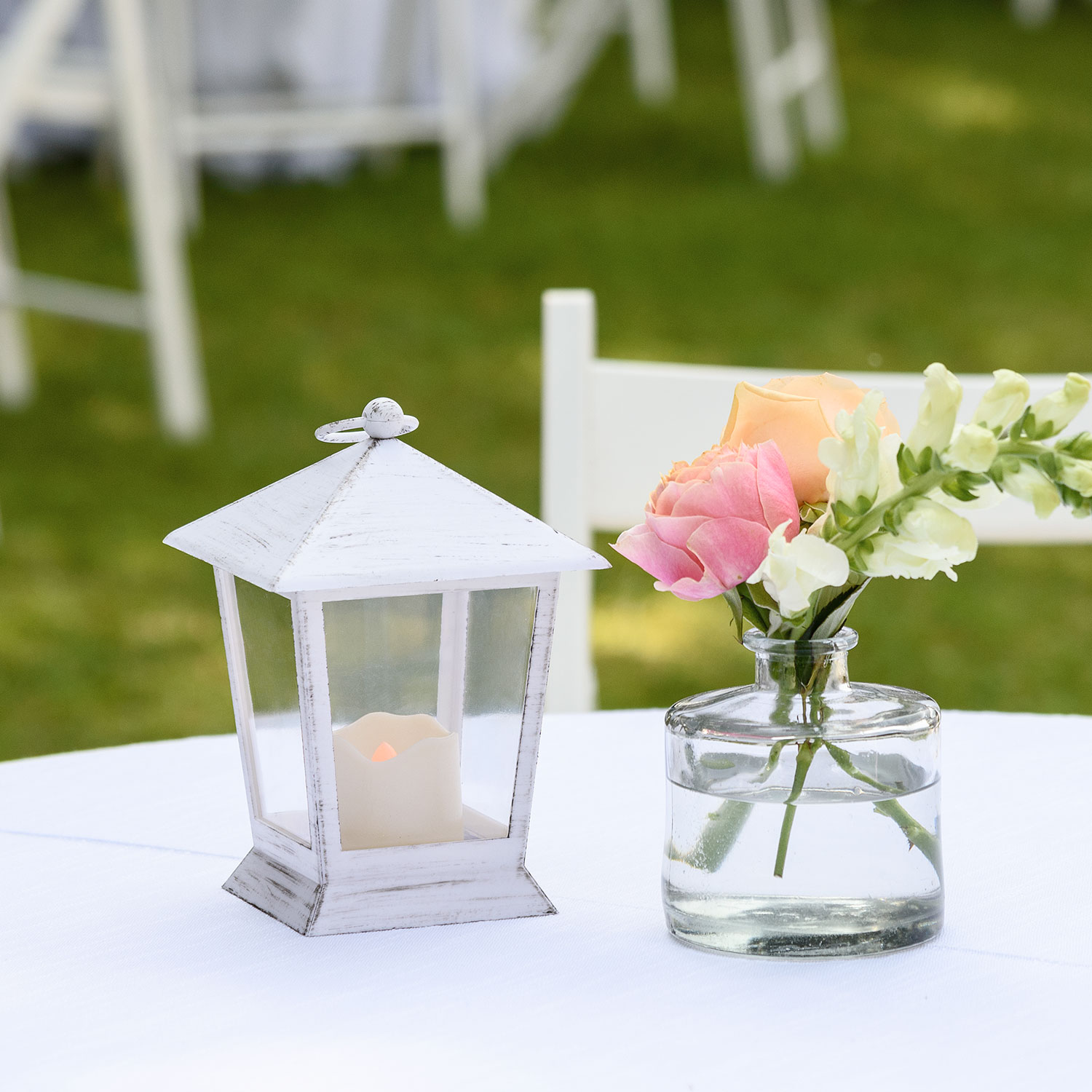 Laterne Antikweiß h 17 cm mit LED-Kerze 8 Laterne Antikweiß h 17 cm mit LED-Kerze 8