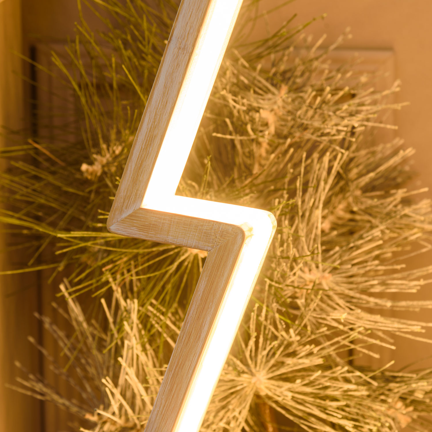 LED-Tannenbaum aus weißem Naturholz auf Fuß, 145 cm, RGB und warmweiß, Innenbereich 11 LED-Tannenbaum aus weißem Naturholz auf Fuß, 145 cm, RGB und warmweiß, Innenbereich 11
