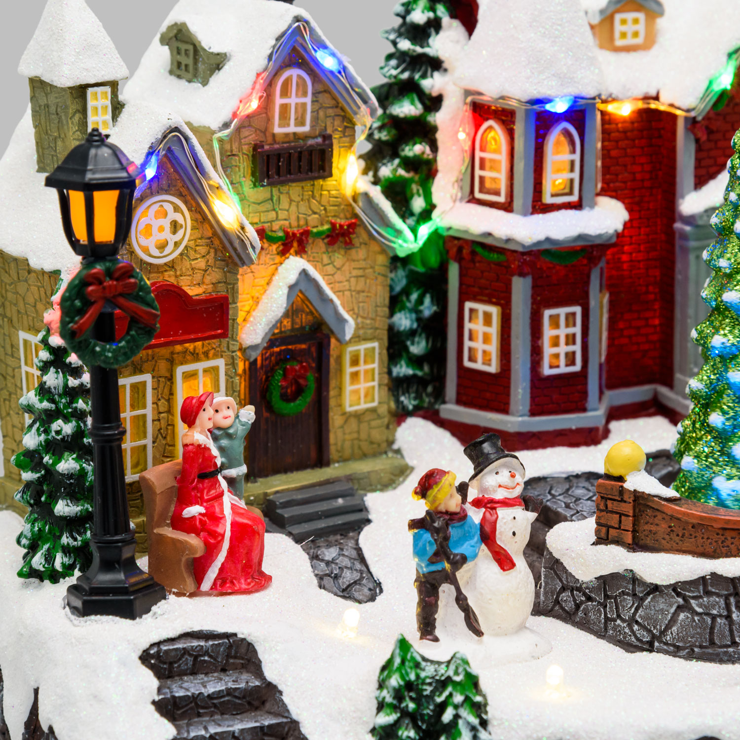 Pueblo de Navidad, Paisaje nevado con personajes y Árbol de Navidad giratorio, h 18 cm, villancicos 8 Pueblo de Navidad, Paisaje nevado con personajes y Árbol de Navidad giratorio, h 18 cm, villancicos 8