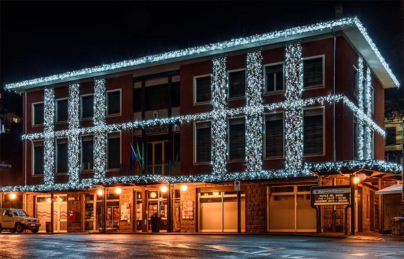 Icicle and String lights