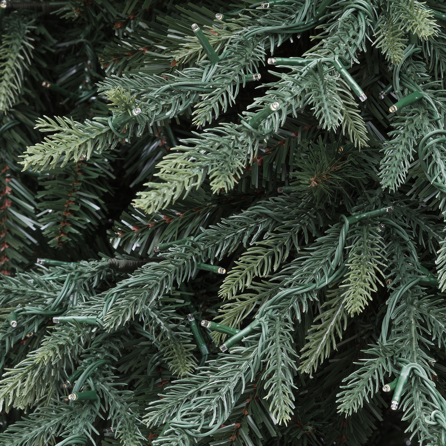 Albero Deluxe in finto pino 225 cm, 3850 miniled integrati bianco caldo 5