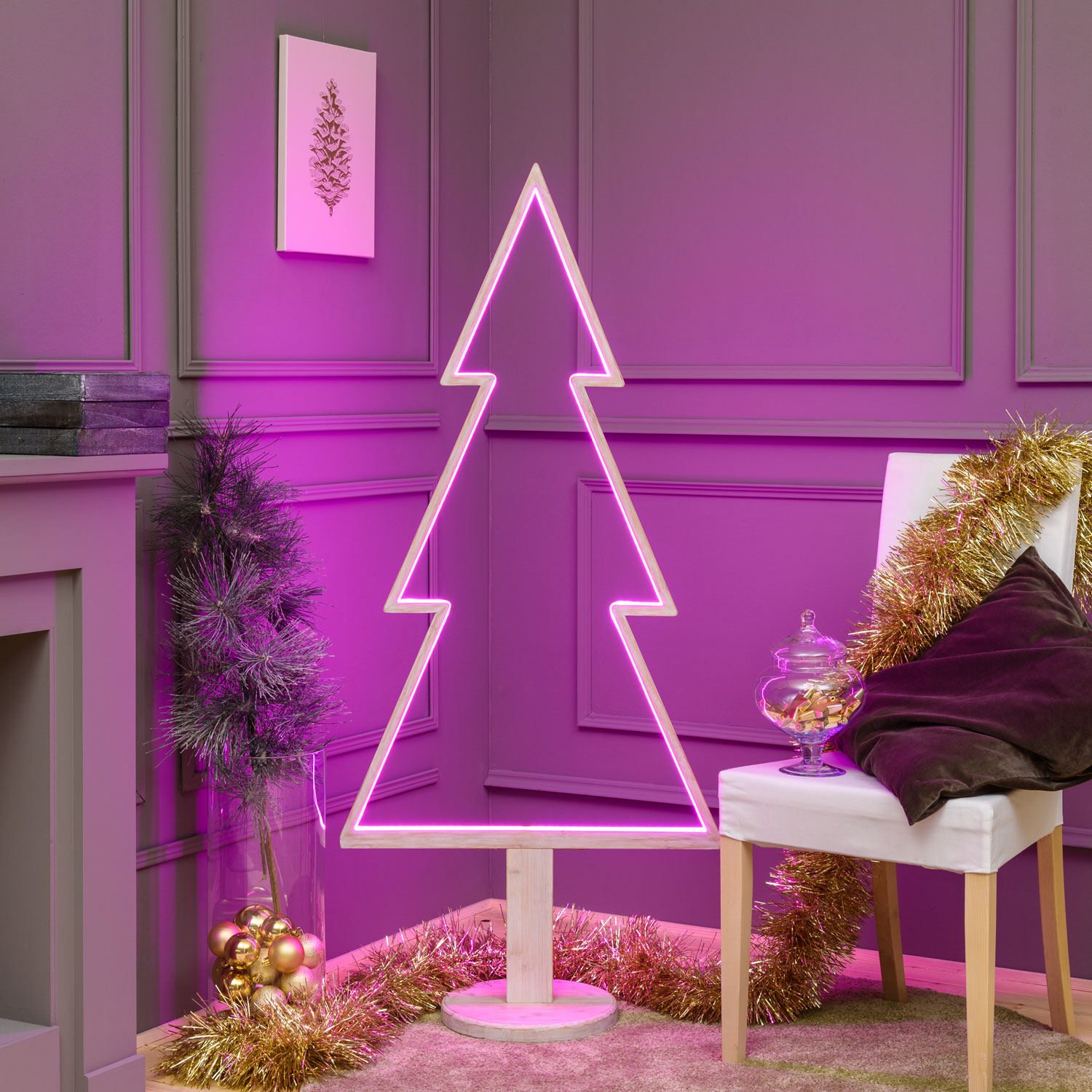 LED-Tannenbaum aus weißem Naturholz auf Fuß, 145 cm, RGB und warmweiß, Innenbereich 19 LED-Tannenbaum aus weißem Naturholz auf Fuß, 145 cm, RGB und warmweiß, Innenbereich 19