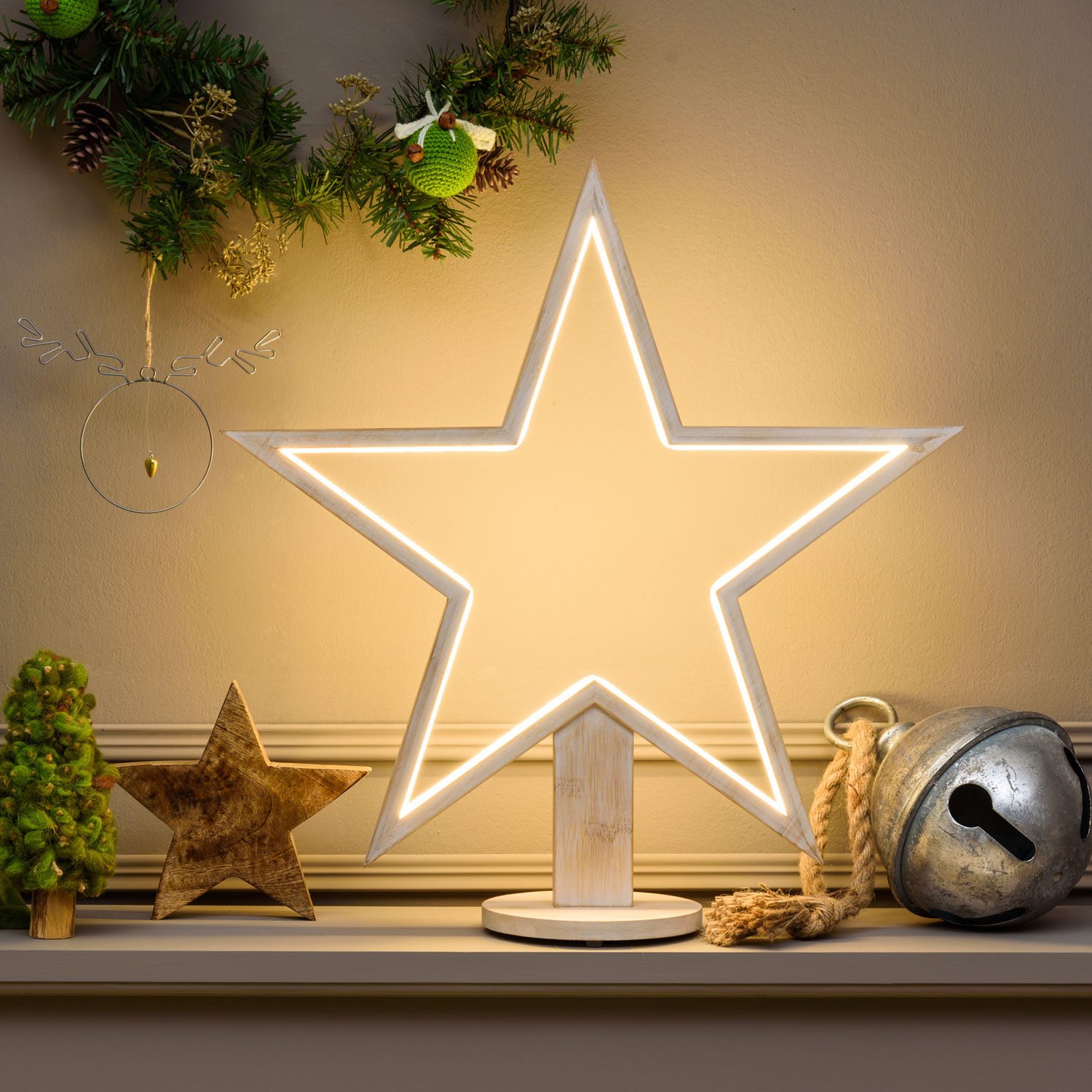 Étoile avec base en bois blanchi, 55 cm, led RGB et Blanc Chaud 10 Étoile avec base en bois blanchi, 55 cm, led RGB et Blanc Chaud 10