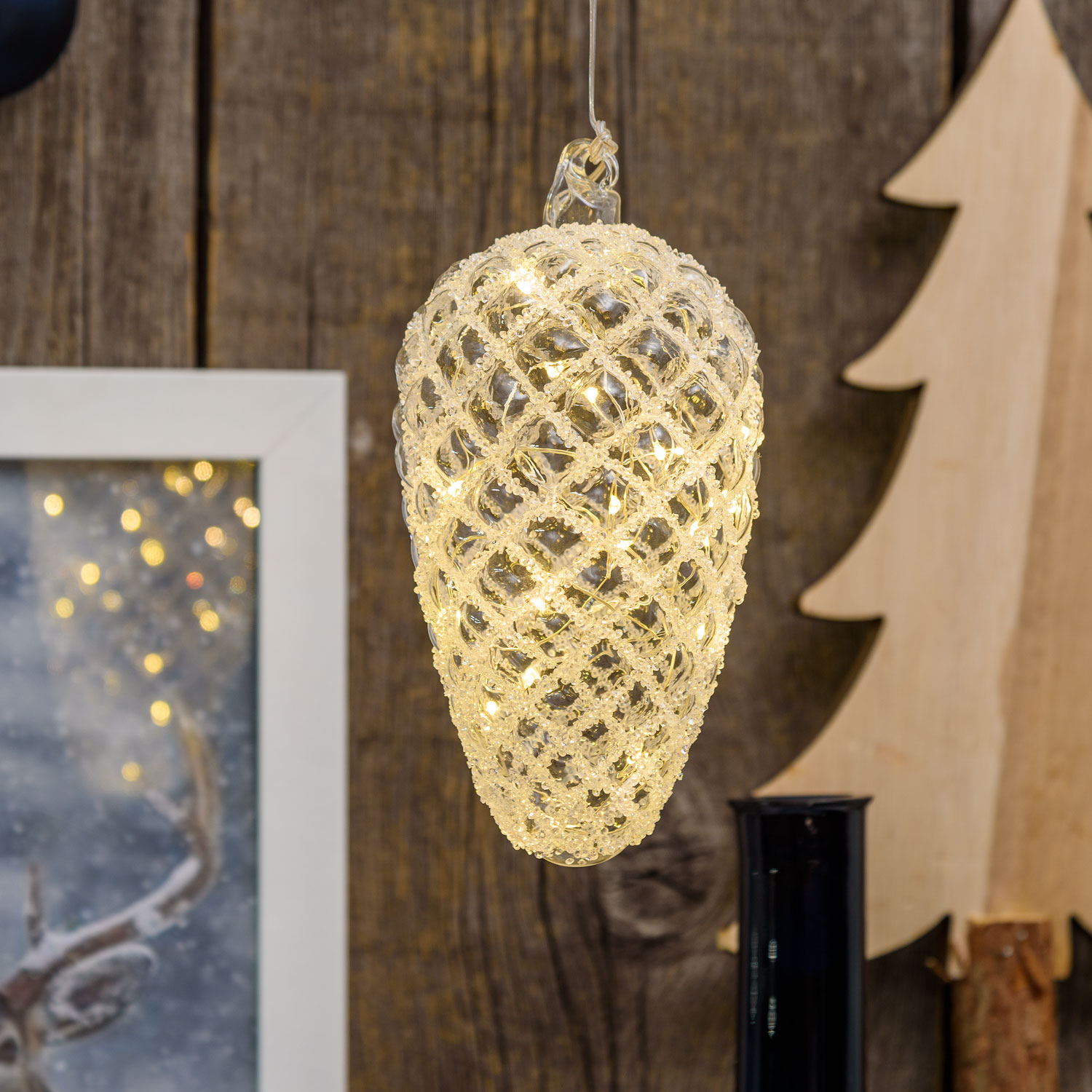 Zirbenzapfen aus Glas, 15 Micro LEDs warmweiß Zirbenzapfen aus Glas, 15 Micro LEDs warmweiß