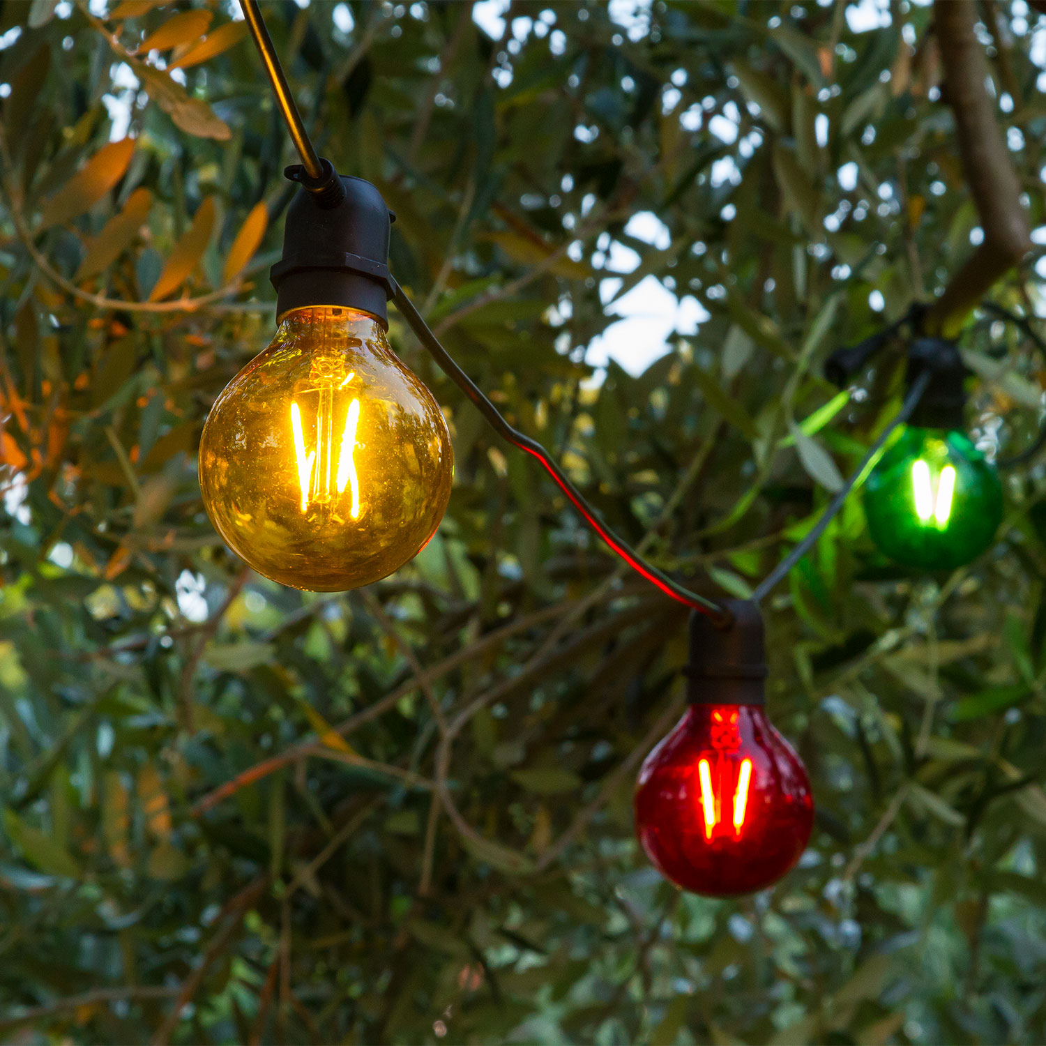 Catena Party 8 m, 10 lampadine globo colorate Ø 80 mm, led bianco caldo, prolungabile 5 Catena Party 8 m, 10 lampadine globo colorate Ø 80 mm, led bianco caldo, prolungabile 5